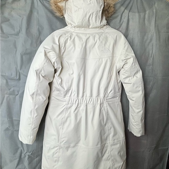 The North Face Women's Cream Arctic Down Parka - Picture 3 of 12
